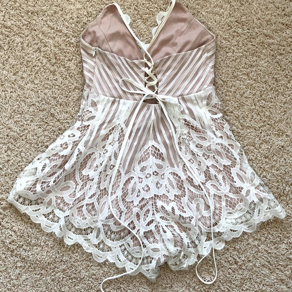Lace romper - Picture 2 of 2